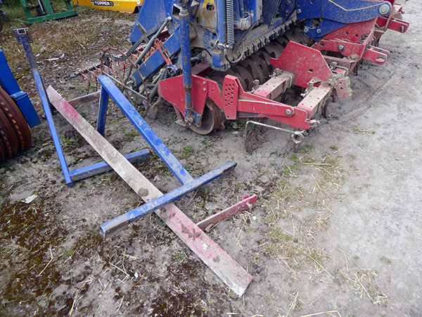 Chris Atkin & Son Ltd - Nordsten NS3030 & Lely Cultiterra 300